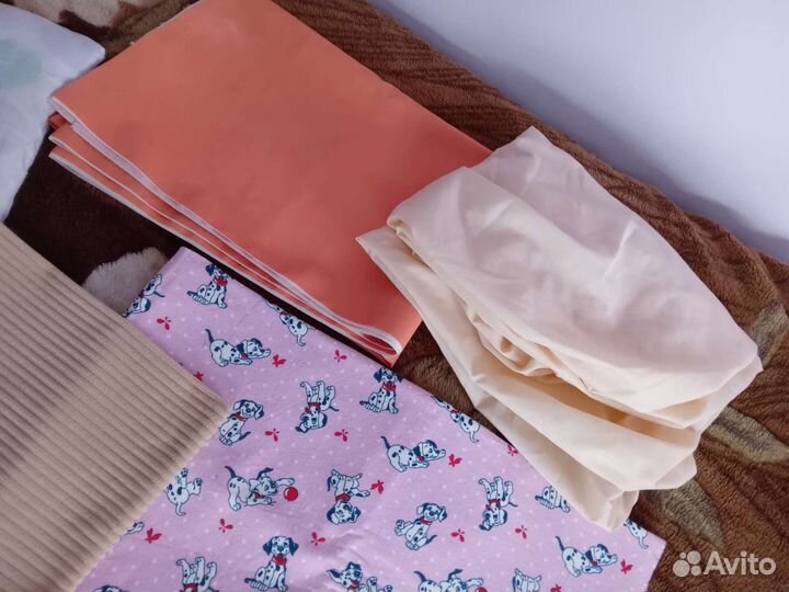 Пеленки,клеёнка,подушка,наволочки