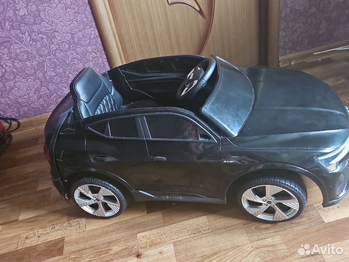 Детский электромобиль