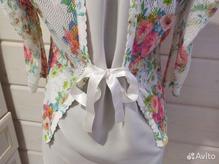 Блузка женская шитье 42