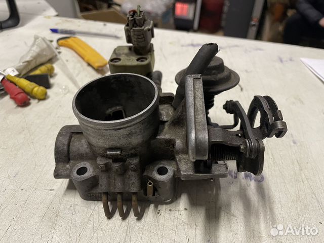 Заслонка дроссельная Toyota Carina E 1992-1997