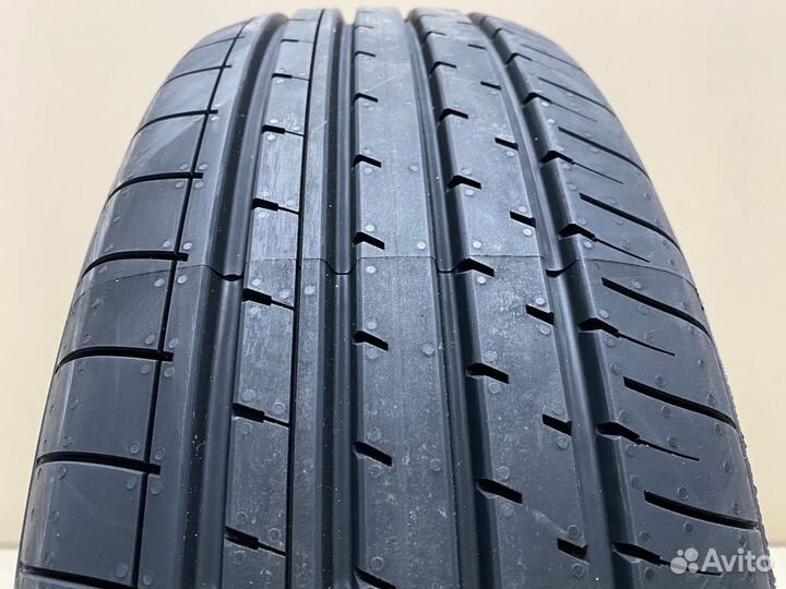 Yokohama BluEarth-XT AE61 215/70 R16 100H