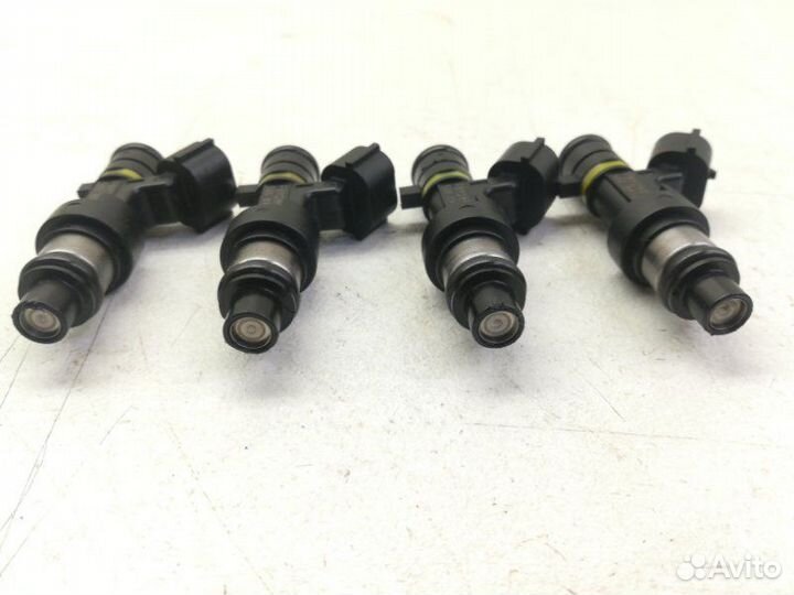 Форсунка топливная Nissan X-Trail NT31 MR20DE