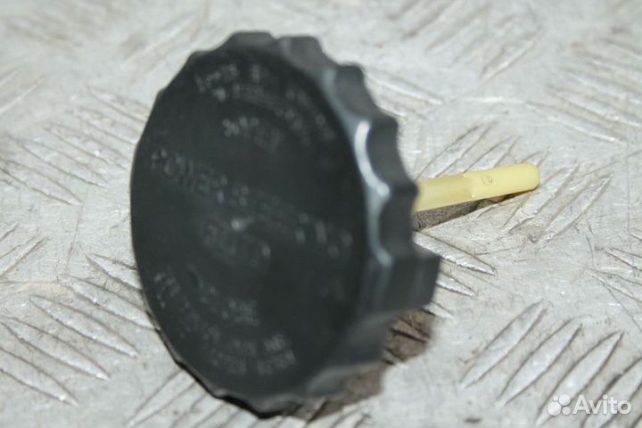 Крышка бачка гур Toyota Lexus