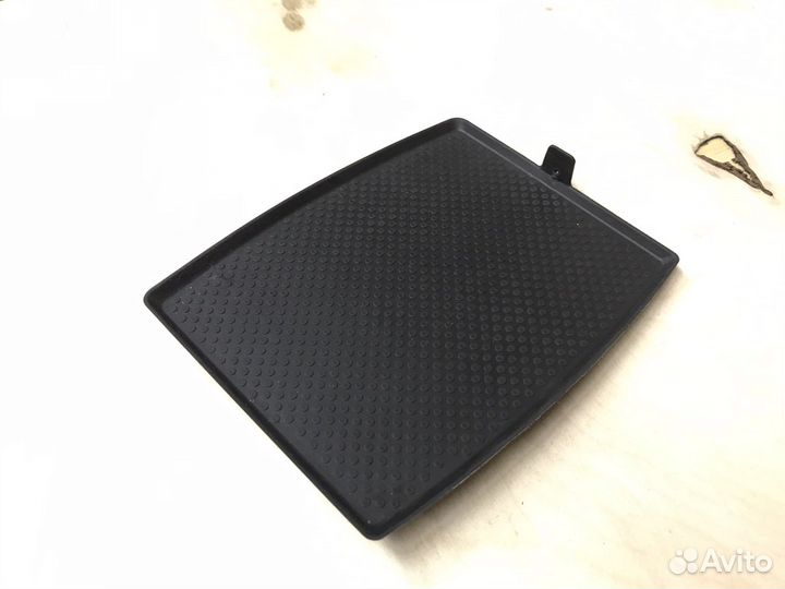 Коврик в подлокотник Tiguan 2