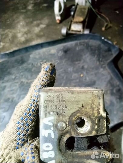 Замок двери задней левой audi 80 b3