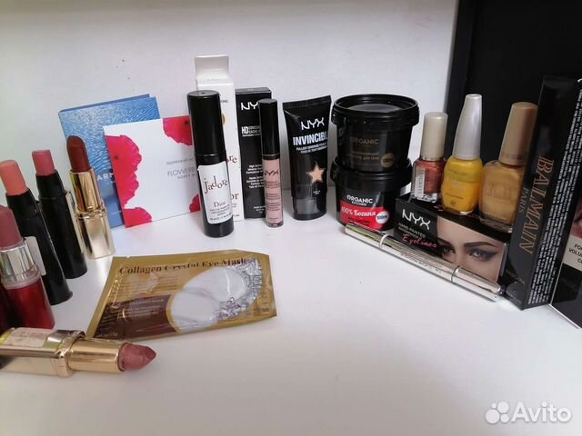 Набор косметики и парфюма 13