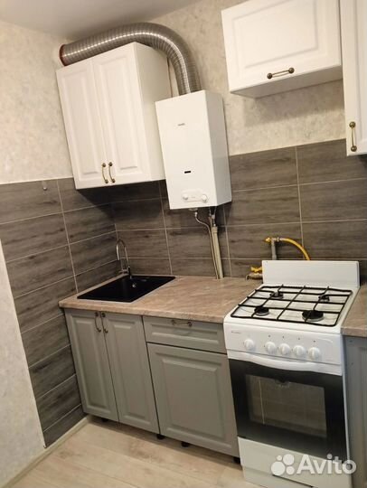 Прямая серая кухня