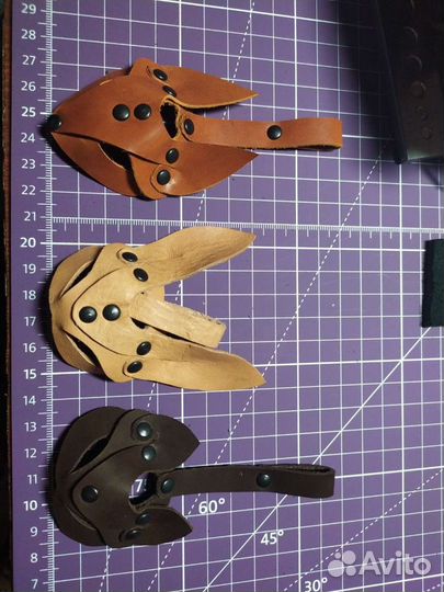 Брелок из кожи