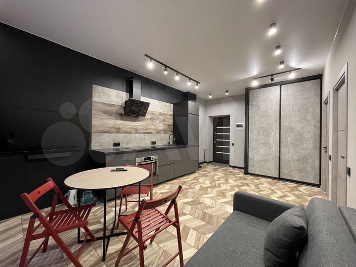 2-к. квартира, 40 м², 1/9 эт.