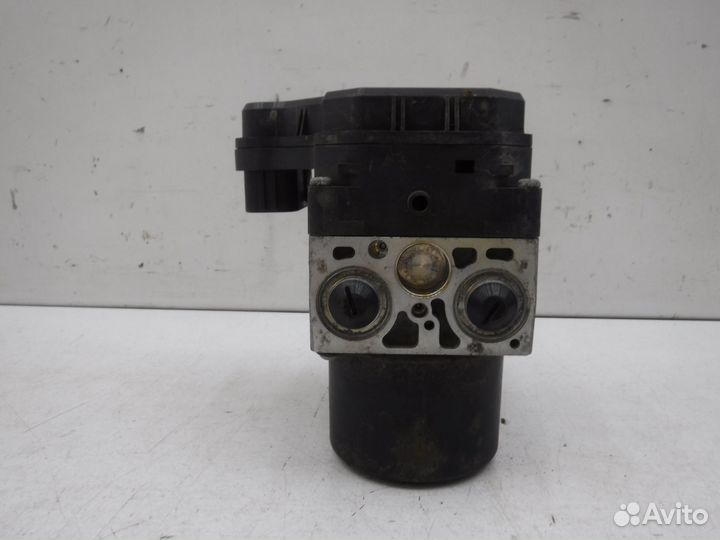 Блок ABS на Lexus IS250-IS350