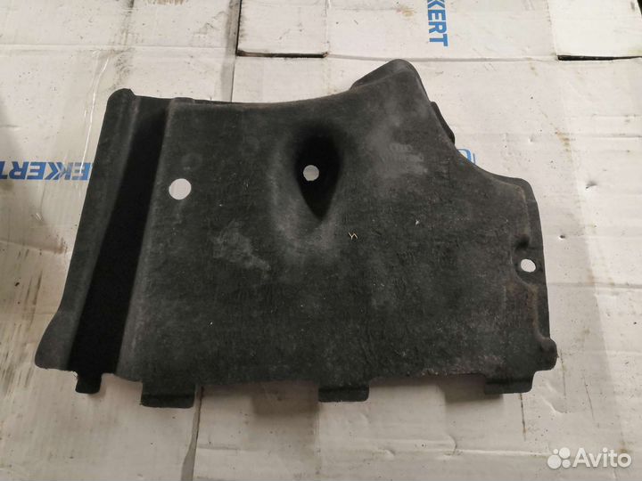 4g0825202 Audi A6 C7 защита антигравийная правая