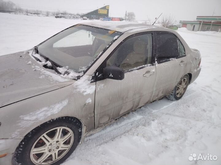 Mitsubishi Lancer 2.0 AT, 2001, битый, 61 000 км