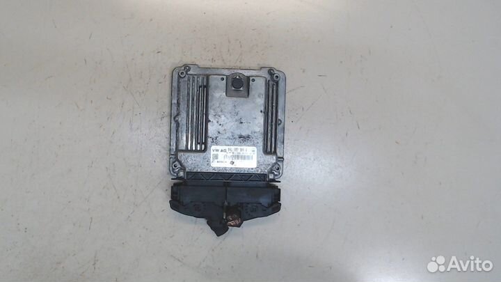 Блок управления двигателем Volkswagen Passat 8 201
