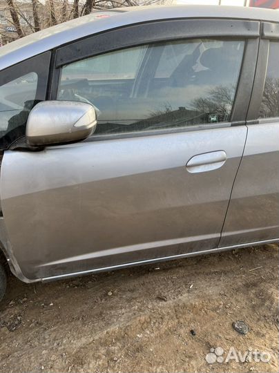 В разборе honda fit rs 2010