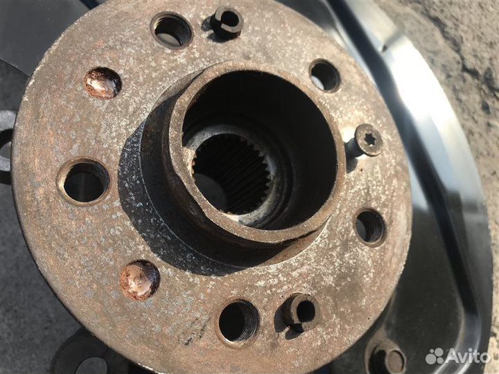 Ступица передняя правая Mercedes-Benz M-Class W164