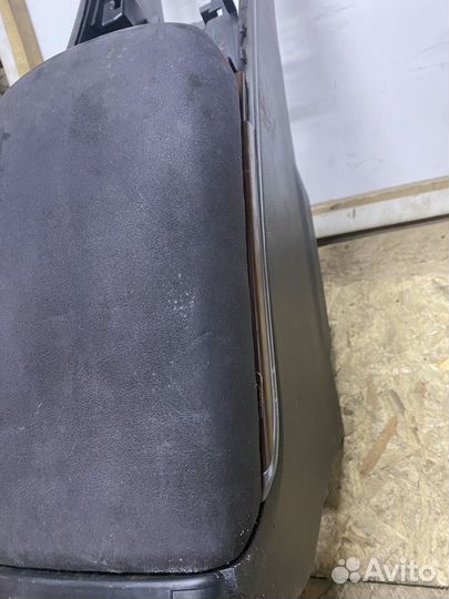 Nissan Teana J32 подлокотник