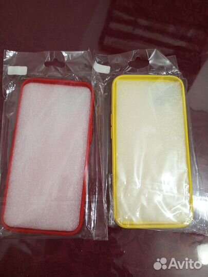 Чехлы на телефон iPhone 13