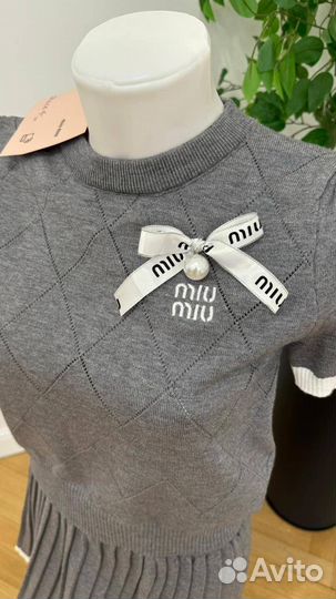 Костюм Miu miu. Костбм с юбкой мью мью. Миу