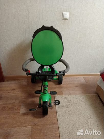 Велосипед трёхколёсный с ручкой