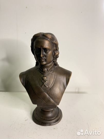 Бронзовый бюст Петра 1