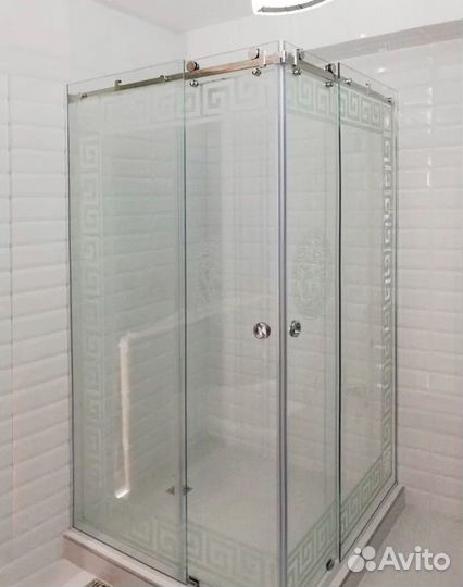 Стеклянные перегородки в душевую на заказ
