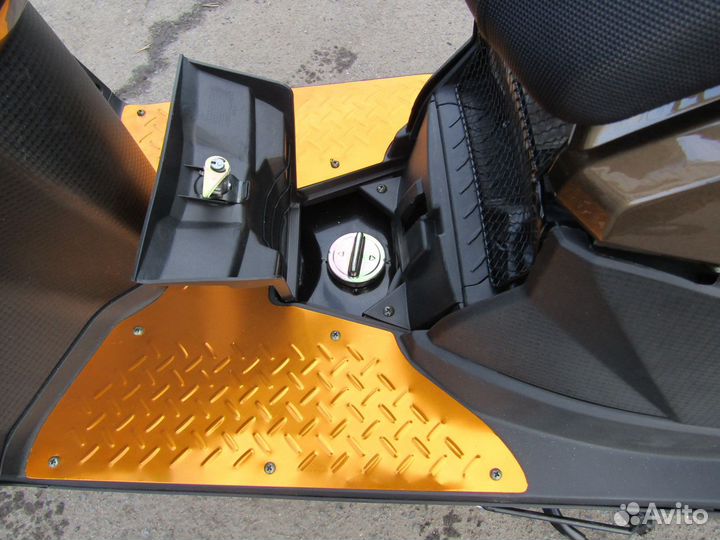 Скутер Vento Naked 50 (150)