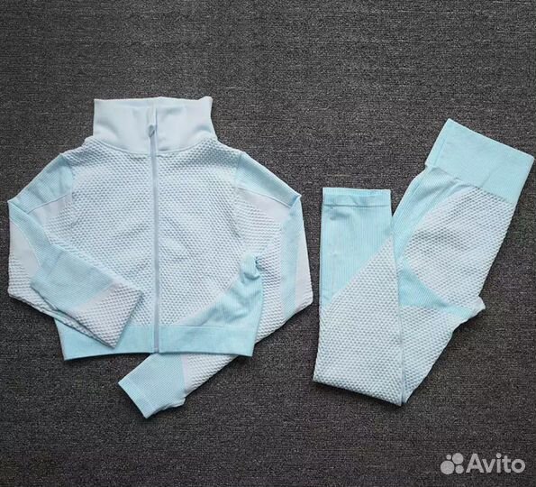 Костюм для йоги и фитнеса