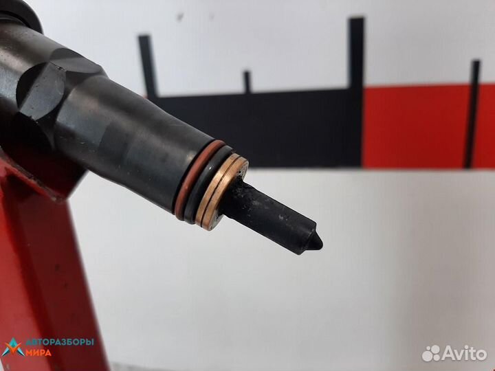 Форсунка Volkswagen Golf 4 2005 038130073AG