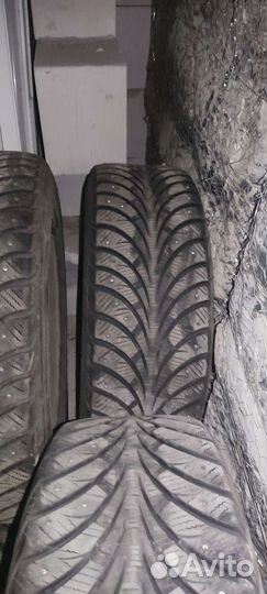 Sava Eskimo Stud 215/55 R17 94T