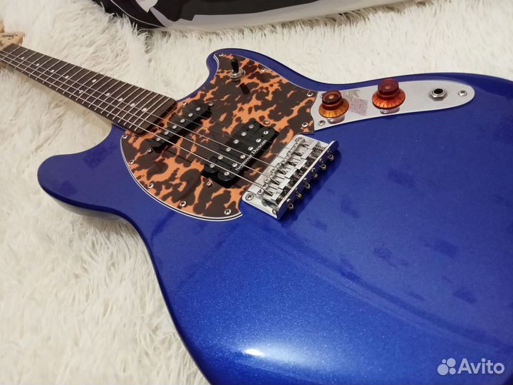 Электрогитара Squier mustang