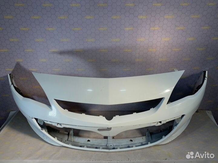 Бампер передний Opel Astra J 2013