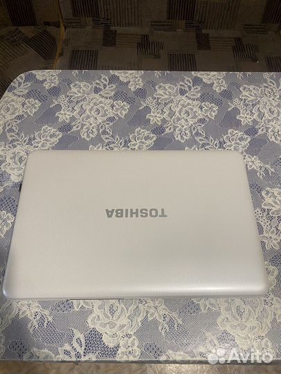 Ноутбук 17дюймов.Toshiba satellite L870