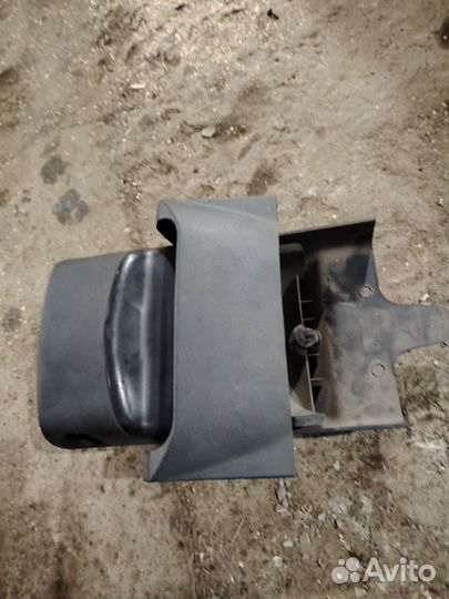 Кожух рулевой колонки Ford Fiesta Mk5