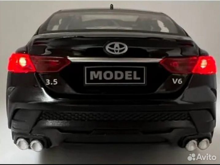 Металлическая машинка Toyota Camry чёрная