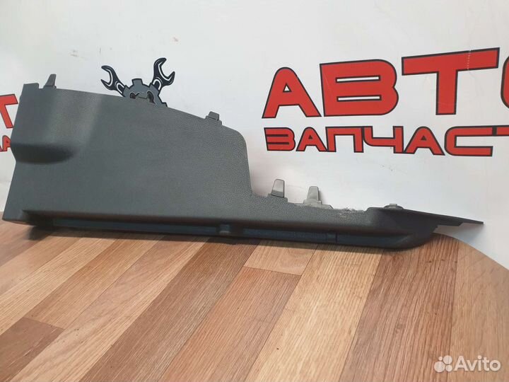 Обшивка багажника правая Renault Kaptur