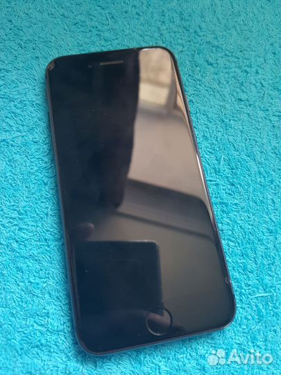 iPhone 8, 64 ГБ