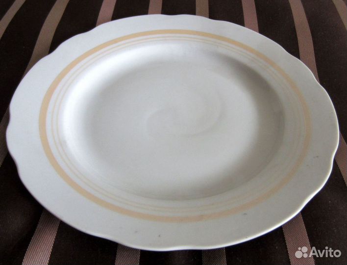 Тарелки суповые, десертные, пирожковые, блюдца