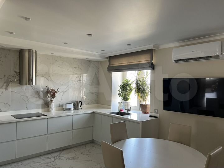 3-к. квартира, 80 м², 7/10 эт.