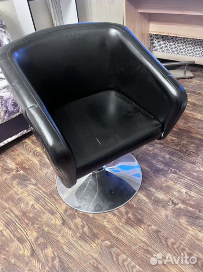 Кресло для парикмахера бу