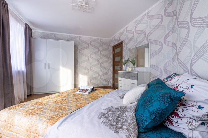 2-к. квартира, 65 м², 3/28 эт.