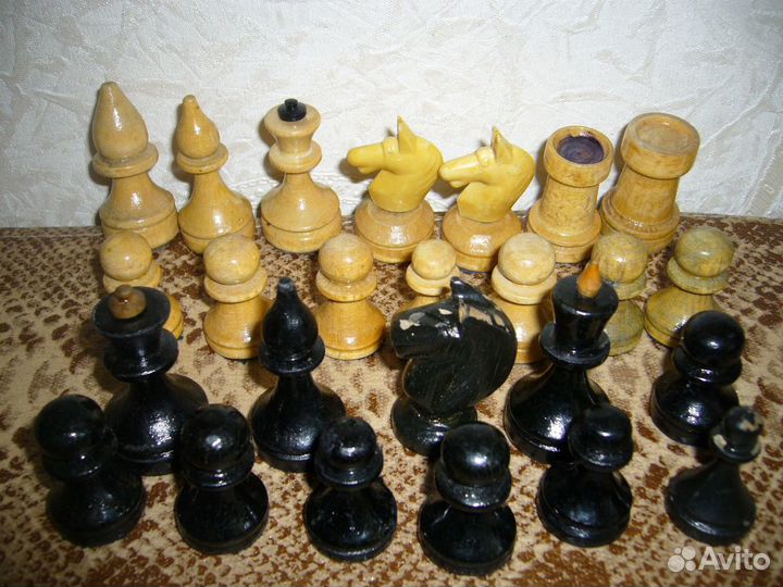 Шахматные фигуры, шахматы с доской