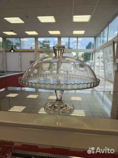 Тортница на ножке