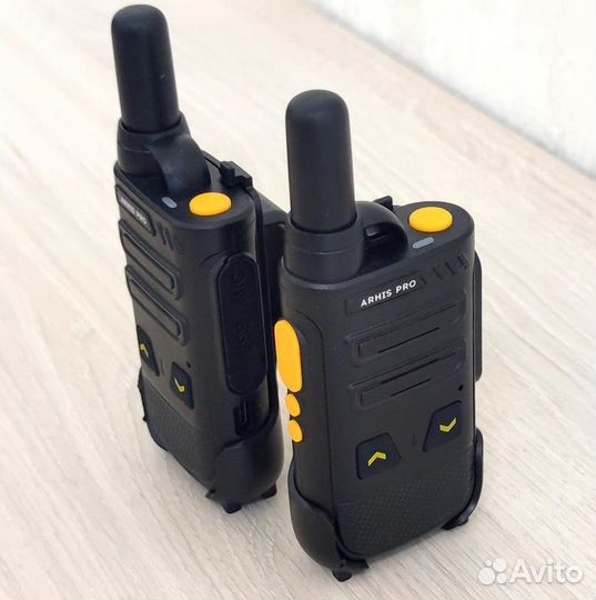 Рация с гарнитурой и наушником для работы