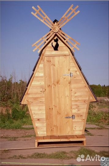 Дачный туалет деревянный