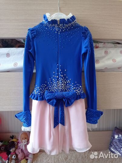 Платье для выступлений по фигурному катанию