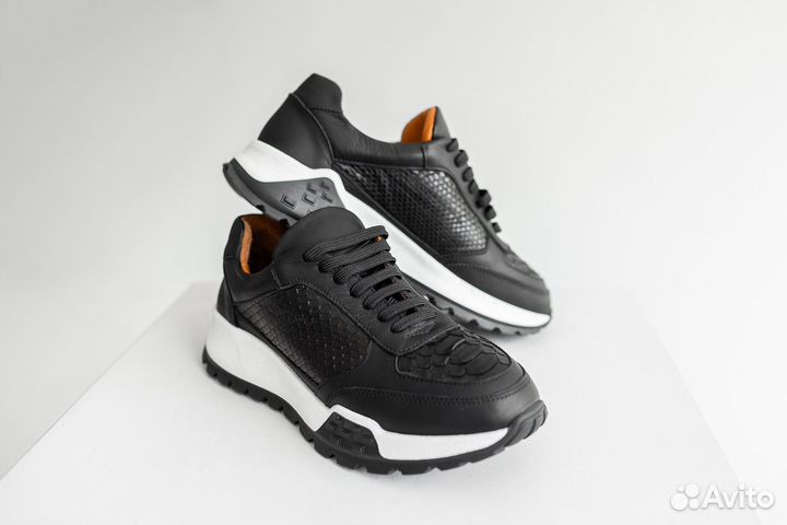 Женские кроссовки питон 39