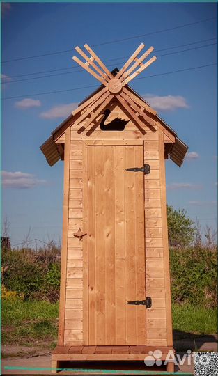 Уличный туалет деревянный