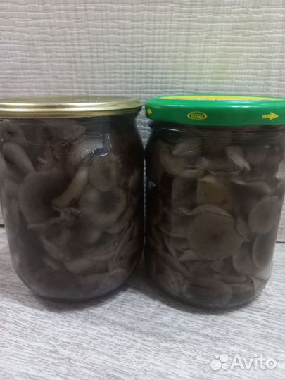 Грибы маринованные