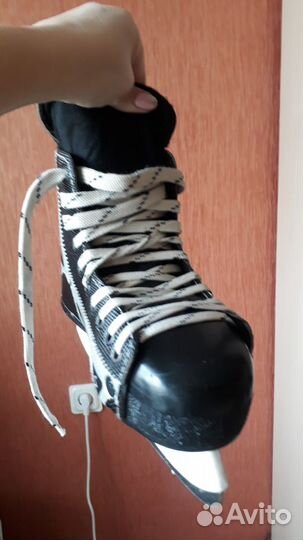 Хоккейные коньки