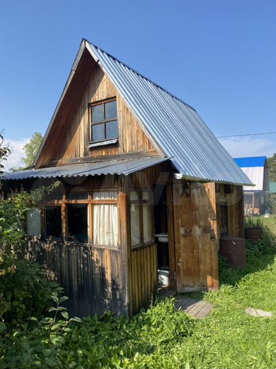 Дача 20 м² на участке 10 сот.